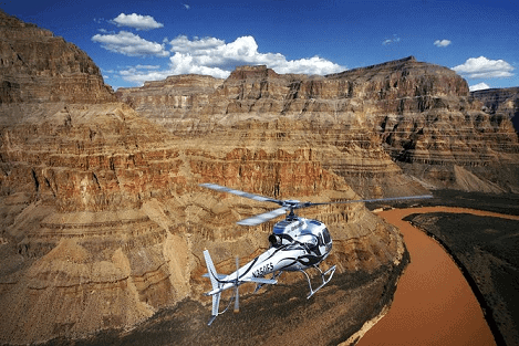 Passeio de helicóptero no Grand Canyon